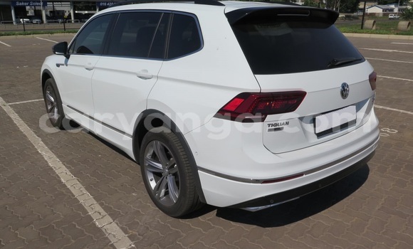 Buy Used Volkswagen Tiguan White Car in Kasungu in Malawi Buy Used Volkswagen Tiguan White Car in Kasungu in Malawi