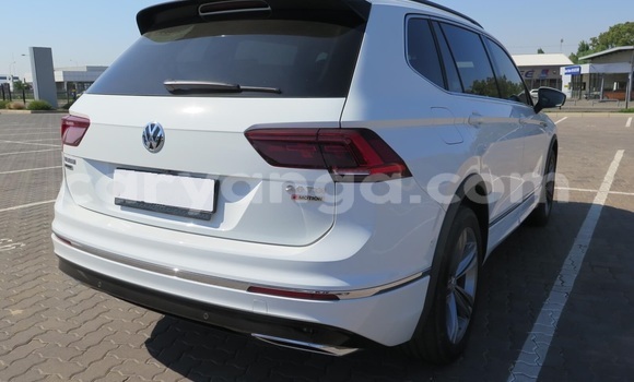 Buy Used Volkswagen Tiguan White Car in Kasungu in Malawi Buy Used Volkswagen Tiguan White Car in Kasungu in Malawi
