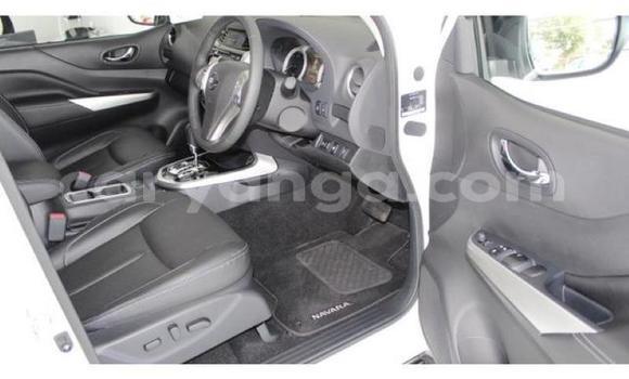 Buy Used Nissan Navara White Car in Luchenza in Thyolo Buy Used Nissan Navara White Car in Luchenza in Thyolo