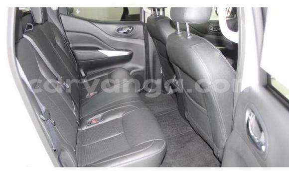 Buy Used Nissan Navara White Car in Luchenza in Thyolo Buy Used Nissan Navara White Car in Luchenza in Thyolo