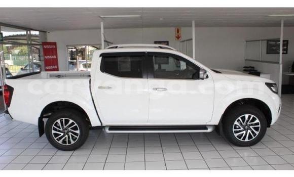 Buy Used Nissan Navara White Car in Luchenza in Thyolo Buy Used Nissan Navara White Car in Luchenza in Thyolo