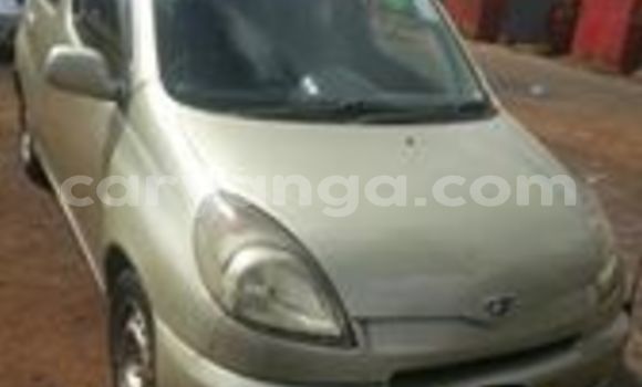 Acheter Occasion Voiture Toyota FunCargo Marron à Lilongwe, Malawi Acheter Occasion Voiture Toyota FunCargo Marron à Lilongwe, Malawi