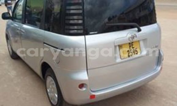 Buy Used Toyota Sienta Silver Car in Lilongwe in Malawi Buy Used Toyota Sienta Silver Car in Lilongwe in Malawi
