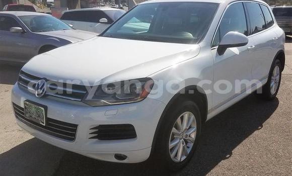 Buy Used Volkswagen Touareg White Car in Chipoka in Dedza Buy Used Volkswagen Touareg White Car in Chipoka in Dedza