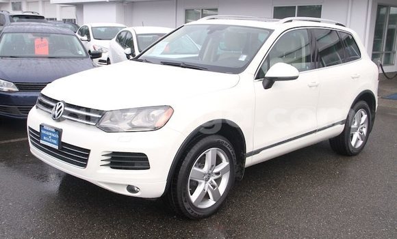 Buy Used Volkswagen Touareg White Car in Chikwawa in Chikwawa Buy Used Volkswagen Touareg White Car in Chikwawa in Chikwawa
