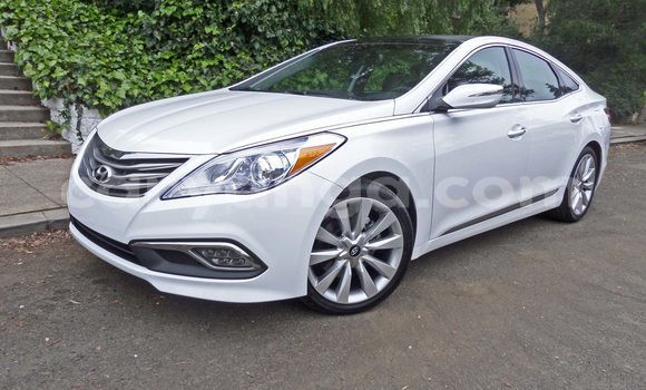 Buy Used Hyundai Sonata White Car in Livingstonia in Karonga Buy Used Hyundai Sonata White Car in Livingstonia in Karonga