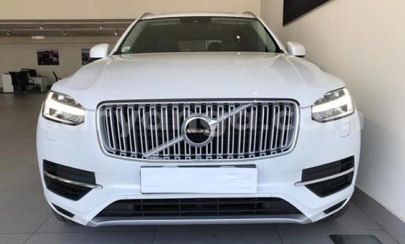 Buy Used Volvo XC90 White Car in Monkey Bay in Mangochi