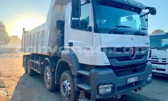 Buy Used Mercedes‒Benz Tipper Other Truck in Lilongwe in Malawi