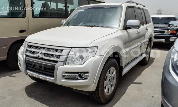 Nunua Imported Mitsubishi Pajero White Gari ndani ya Import - Dubai nchini Malawi Nunua Imported Mitsubishi Pajero White Gari ndani ya Import - Dubai nchini Malawi
