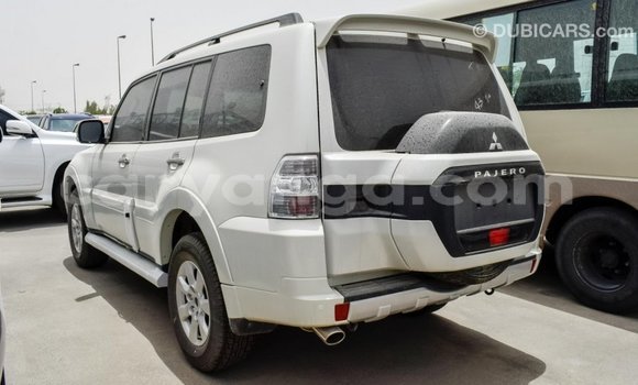 Nunua Imported Mitsubishi Pajero White Gari ndani ya Import - Dubai nchini Malawi Nunua Imported Mitsubishi Pajero White Gari ndani ya Import - Dubai nchini Malawi