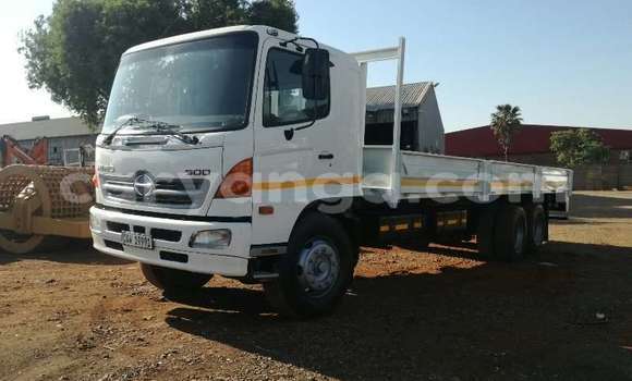 Buy Used Hino Ranger White Truck in Chilumba in Karonga Buy Used Hino Ranger White Truck in Chilumba in Karonga