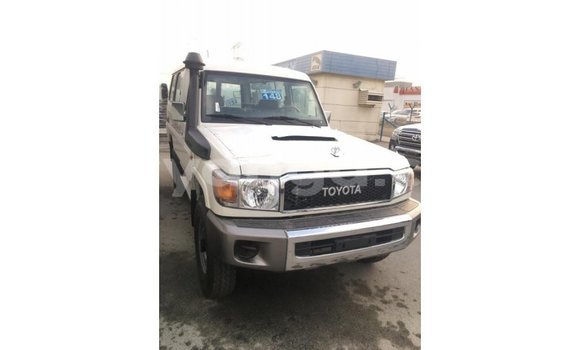Buy Import Toyota Land Cruiser White Car in Import - Dubai in Malawi Buy Import Toyota Land Cruiser White Car in Import - Dubai in Malawi