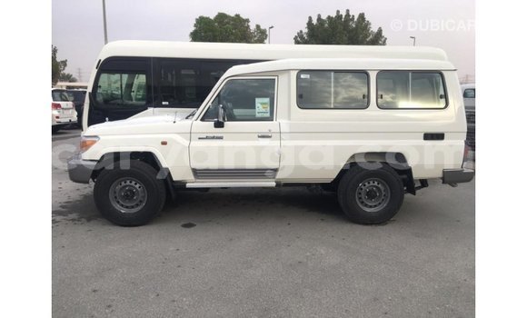Buy Import Toyota Land Cruiser White Car in Import - Dubai in Malawi Buy Import Toyota Land Cruiser White Car in Import - Dubai in Malawi