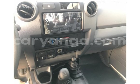 Buy Import Toyota Land Cruiser White Car in Import - Dubai in Malawi Buy Import Toyota Land Cruiser White Car in Import - Dubai in Malawi