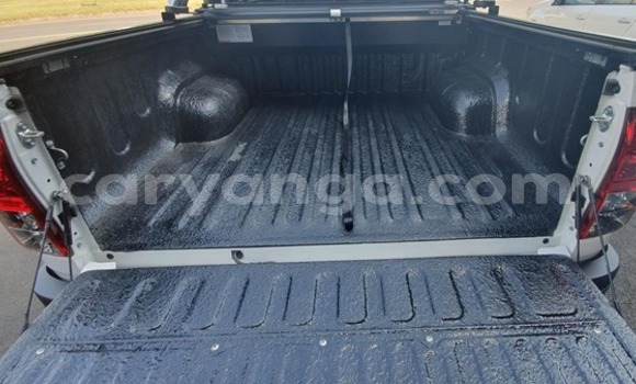 Buy Used Toyota Hilux White Car in Lilongwe in Malawi Buy Used Toyota Hilux White Car in Lilongwe in Malawi