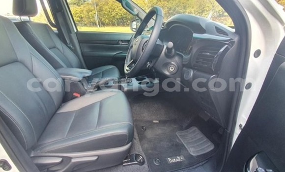 Buy Used Toyota Hilux White Car in Lilongwe in Malawi Buy Used Toyota Hilux White Car in Lilongwe in Malawi