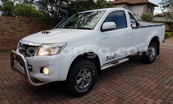 Buy Used Toyota Hilux White Car in Dowa in Dowa Buy Used Toyota Hilux White Car in Dowa in Dowa