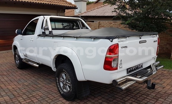 Buy Used Toyota Hilux White Car in Dowa in Dowa Buy Used Toyota Hilux White Car in Dowa in Dowa