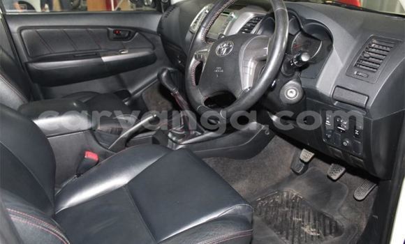 Buy Used Toyota Hilux White Car in Dowa in Dowa Buy Used Toyota Hilux White Car in Dowa in Dowa