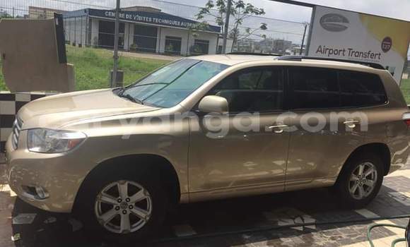 Buy Used Toyota Highlander Brown Car in Chipoka in Dedza Buy Used Toyota Highlander Brown Car in Chipoka in Dedza