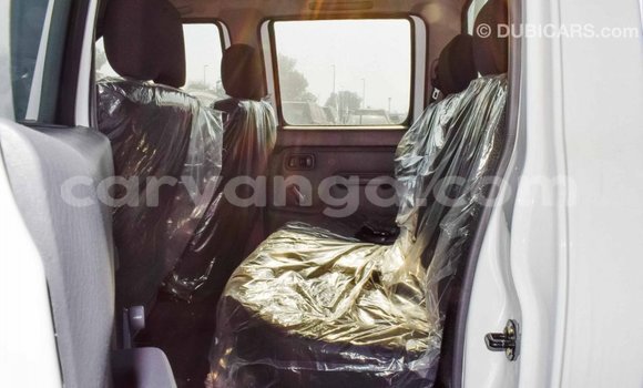 Acheter Import Voiture Nissan NP 300 Blanc à Import - Dubai, Malawi Acheter Import Voiture Nissan NP 300 Blanc à Import - Dubai, Malawi