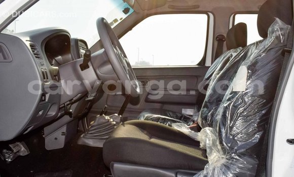 Acheter Import Voiture Nissan NP 300 Blanc à Import - Dubai, Malawi Acheter Import Voiture Nissan NP 300 Blanc à Import - Dubai, Malawi