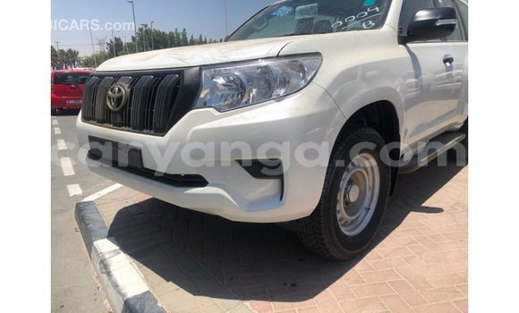 Acheter Import Voiture Toyota Prado Blanc à Import - Dubai, Malawi Acheter Import Voiture Toyota Prado Blanc à Import - Dubai, Malawi