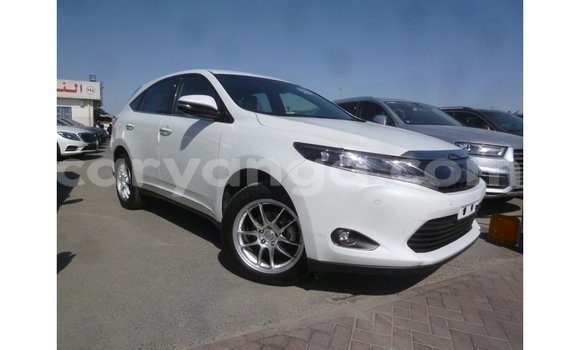Buy Import Toyota Harrier White Car in Import - Dubai in Malawi