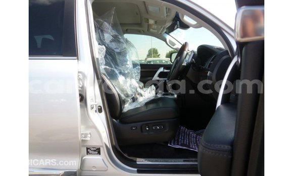 Acheter Import Voiture Toyota Land Cruiser Autre à Import - Dubai, Malawi Acheter Import Voiture Toyota Land Cruiser Autre à Import - Dubai, Malawi