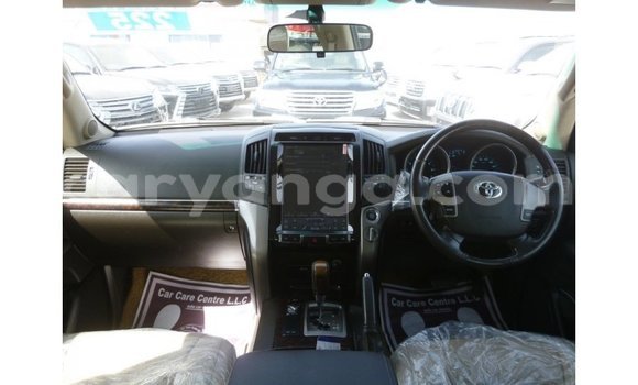 Acheter Import Voiture Toyota Land Cruiser Blanc à Import - Dubai, Malawi Acheter Import Voiture Toyota Land Cruiser Blanc à Import - Dubai, Malawi