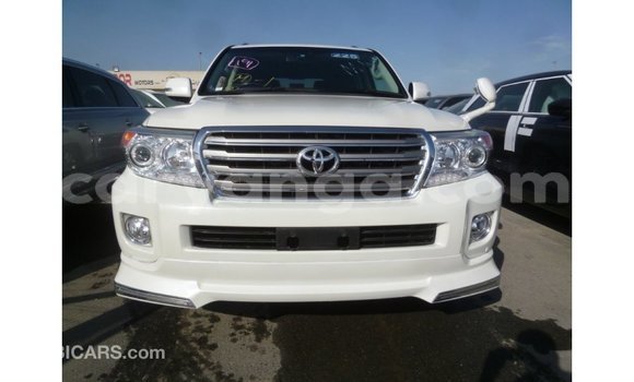 Buy Import Toyota Land Cruiser White Car in Import - Dubai in Malawi Buy Import Toyota Land Cruiser White Car in Import - Dubai in Malawi