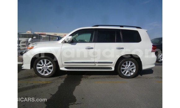Buy Import Toyota Land Cruiser White Car in Import - Dubai in Malawi Buy Import Toyota Land Cruiser White Car in Import - Dubai in Malawi