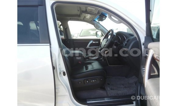 Buy Import Toyota Land Cruiser White Car in Import - Dubai in Malawi Buy Import Toyota Land Cruiser White Car in Import - Dubai in Malawi