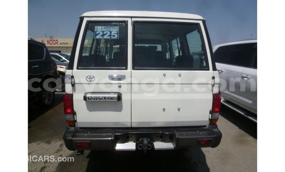 Buy Import Toyota Land Cruiser White Car in Import - Dubai in Malawi Buy Import Toyota Land Cruiser White Car in Import - Dubai in Malawi