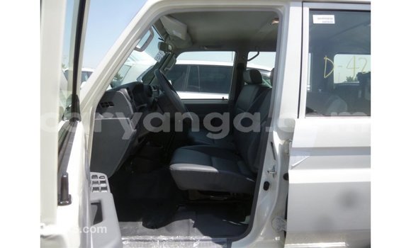 Buy Import Toyota Land Cruiser White Car in Import - Dubai in Malawi Buy Import Toyota Land Cruiser White Car in Import - Dubai in Malawi