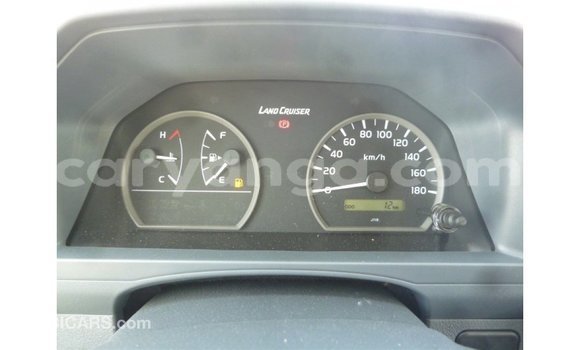 Buy Import Toyota Land Cruiser White Car in Import - Dubai in Malawi Buy Import Toyota Land Cruiser White Car in Import - Dubai in Malawi