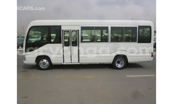 Acheter Import Voiture Toyota Coaster Blanc à Import - Dubai, Malawi Acheter Import Voiture Toyota Coaster Blanc à Import - Dubai, Malawi