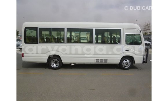 Acheter Import Voiture Toyota Coaster Blanc à Import - Dubai, Malawi Acheter Import Voiture Toyota Coaster Blanc à Import - Dubai, Malawi