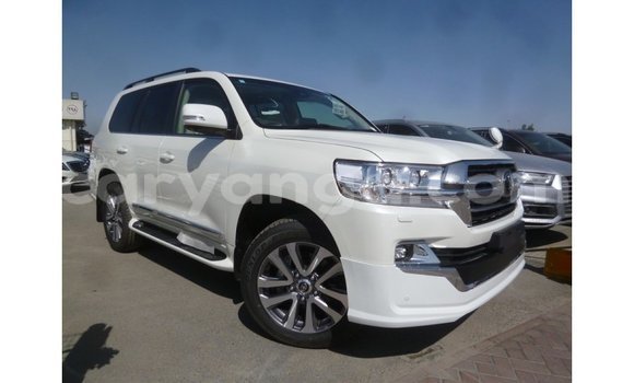 Buy Import Toyota Land Cruiser White Car in Import - Dubai in Malawi