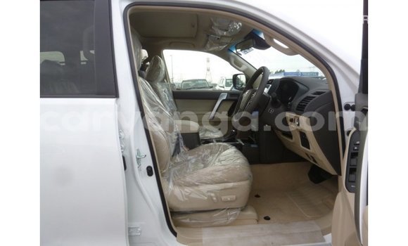 Acheter Import Voiture Toyota Prado Blanc à Import - Dubai, Malawi Acheter Import Voiture Toyota Prado Blanc à Import - Dubai, Malawi