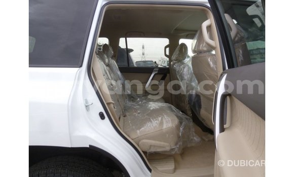 Acheter Import Voiture Toyota Prado Blanc à Import - Dubai, Malawi Acheter Import Voiture Toyota Prado Blanc à Import - Dubai, Malawi