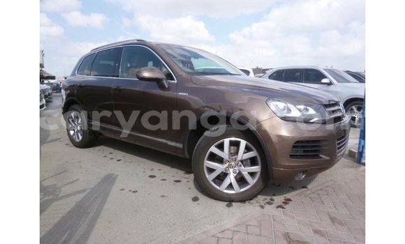 Buy Import Volkswagen Touareg Brown Car in Import - Dubai in Malawi