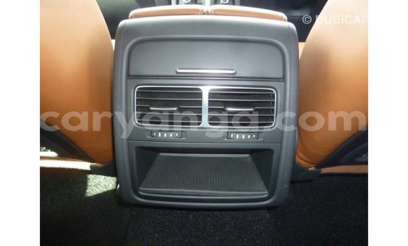 Acheter Import Voiture Volkswagen Touareg Marron à Import - Dubai, Malawi Acheter Import Voiture Volkswagen Touareg Marron à Import - Dubai, Malawi