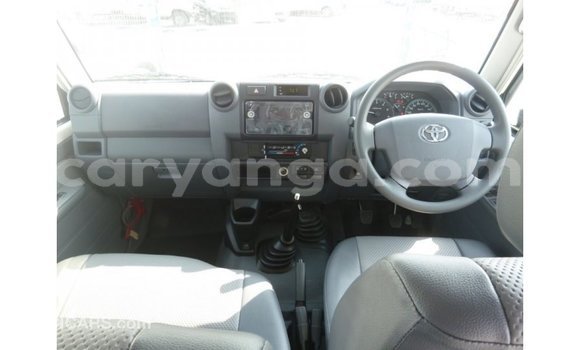 Buy Import Toyota Land Cruiser White Car in Import - Dubai in Malawi Buy Import Toyota Land Cruiser White Car in Import - Dubai in Malawi