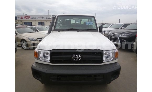 Buy Import Toyota Land Cruiser White Car in Import - Dubai in Malawi Buy Import Toyota Land Cruiser White Car in Import - Dubai in Malawi