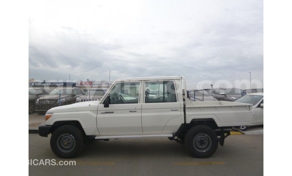 Buy Import Toyota Land Cruiser White Car in Import - Dubai in Malawi Buy Import Toyota Land Cruiser White Car in Import - Dubai in Malawi