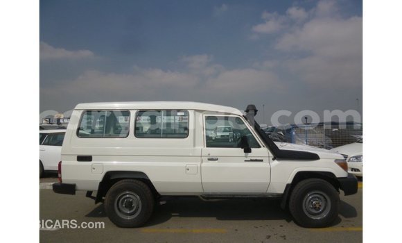 Buy Import Toyota Land Cruiser White Car in Import - Dubai in Malawi Buy Import Toyota Land Cruiser White Car in Import - Dubai in Malawi