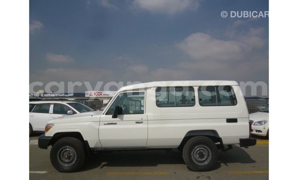 Buy Import Toyota Land Cruiser White Car in Import - Dubai in Malawi Buy Import Toyota Land Cruiser White Car in Import - Dubai in Malawi
