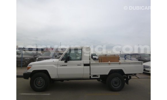 Buy Import Toyota Land Cruiser White Car in Import - Dubai in Malawi Buy Import Toyota Land Cruiser White Car in Import - Dubai in Malawi