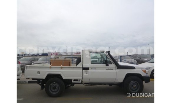 Buy Import Toyota Land Cruiser White Car in Import - Dubai in Malawi Buy Import Toyota Land Cruiser White Car in Import - Dubai in Malawi